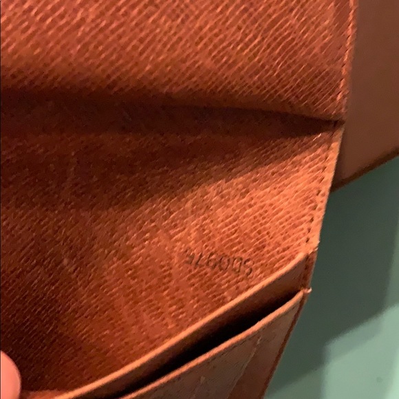 Louis Vuitton wallet - Picture 6 of 8